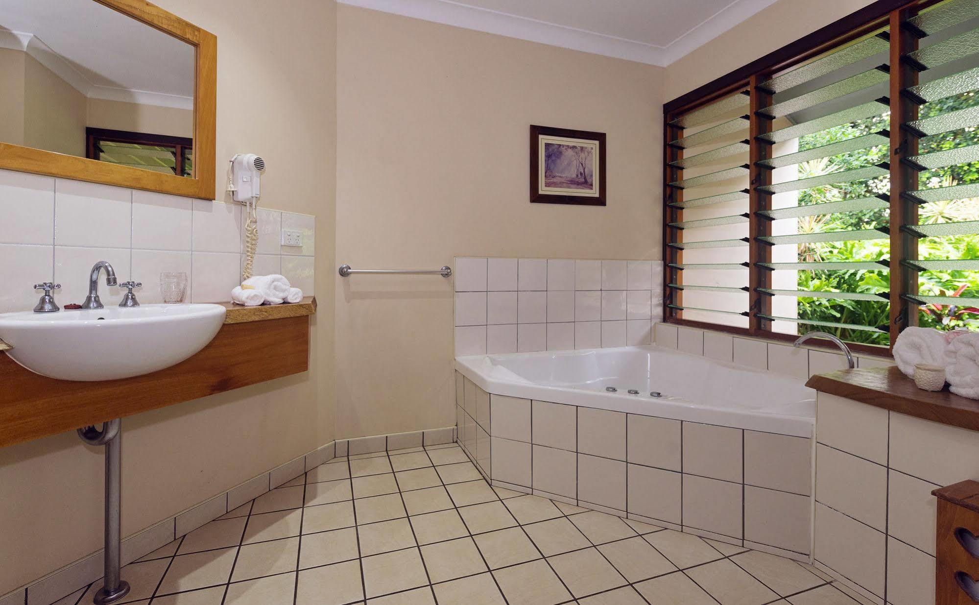 Allumbah Pocket Cottages Yungaburra Bagian luar foto