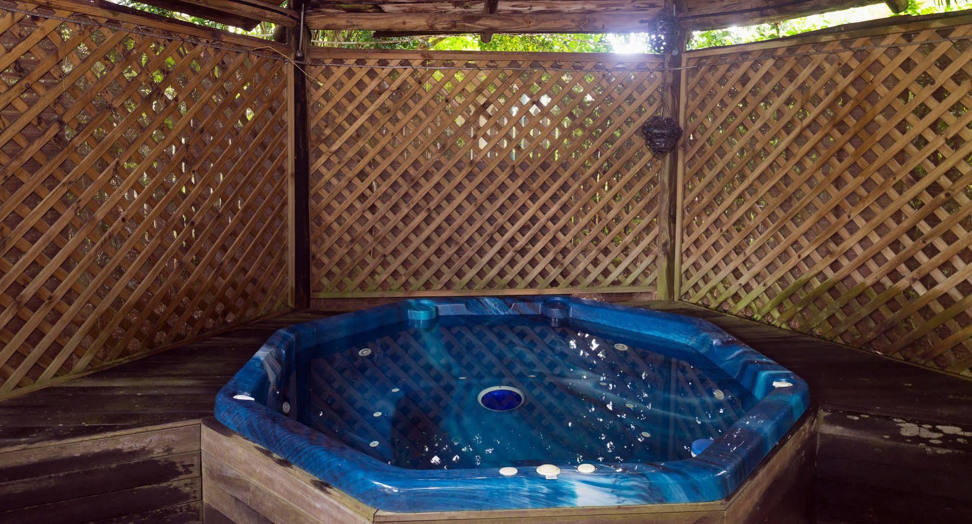 Allumbah Pocket Cottages Yungaburra Bagian luar foto
